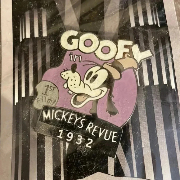 Countdown to Millennium Goofy Trading Pin - Picture 2 of 6